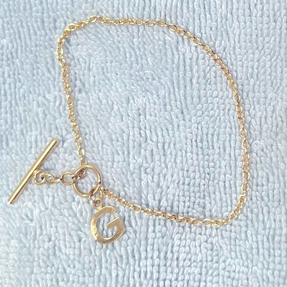 14KT Solid Yellow Gold Toggle Clasp 18” Bracelet.
